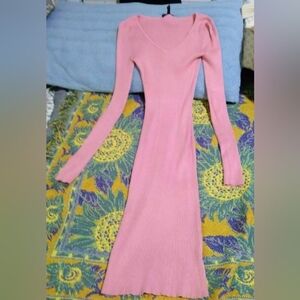 Pink Ribbed V-Neck Long Sleeve Midi Dress